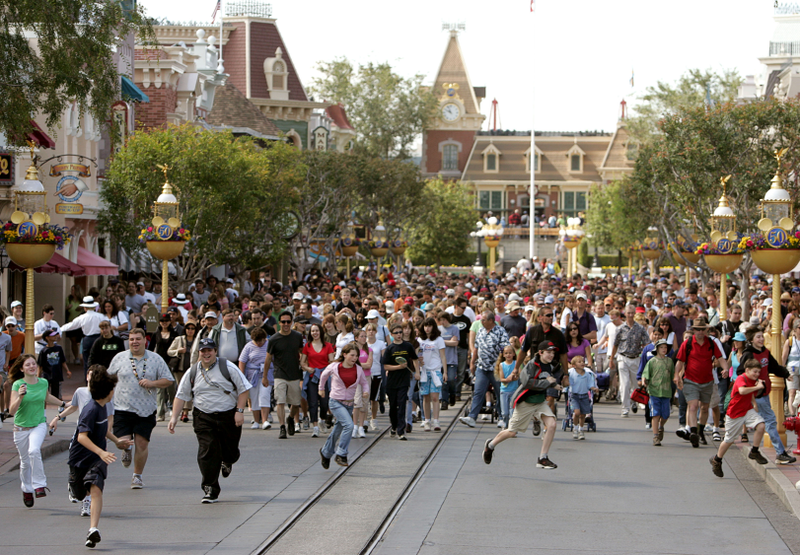 Illustration for article titled La leyenda urbana sobre las cenizas humanas esparcidas en los parques de Disney no solo es cierta, es peor de lo que pensábamos